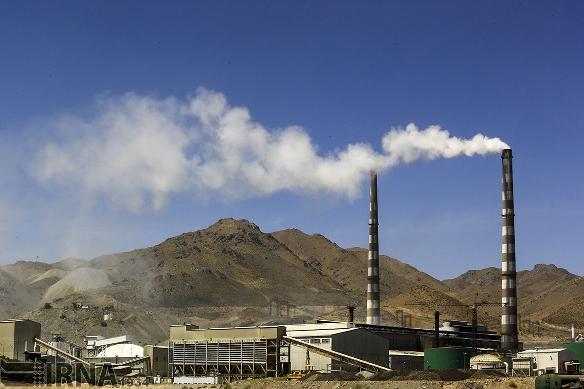 Feasibility Study of Solar-Wind-Combined Cycle Powerplants for Sarcheshmeh Copper Mine